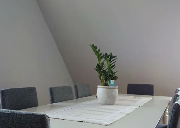 Von Frieling بيت للعطل